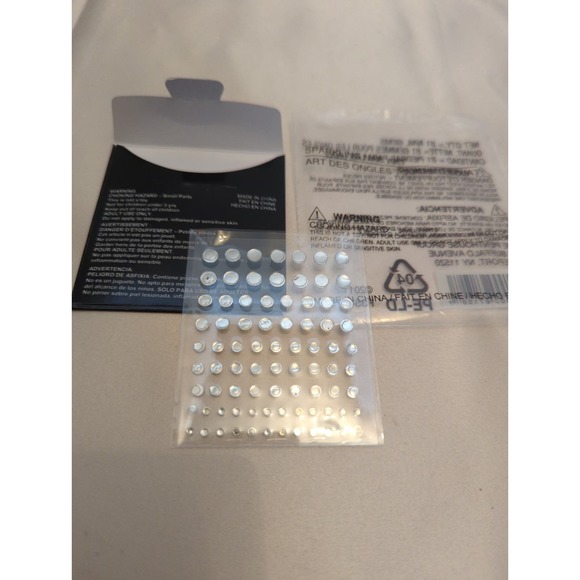 Avon Sparkling Nail Art 81 Gems Dazzling Gold Colored adhesive Gems - Picture 5 of 6